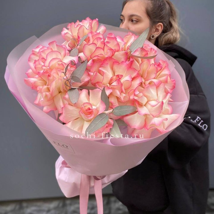 9 французских роз Джумилия в Комсомольске-на-Амуре