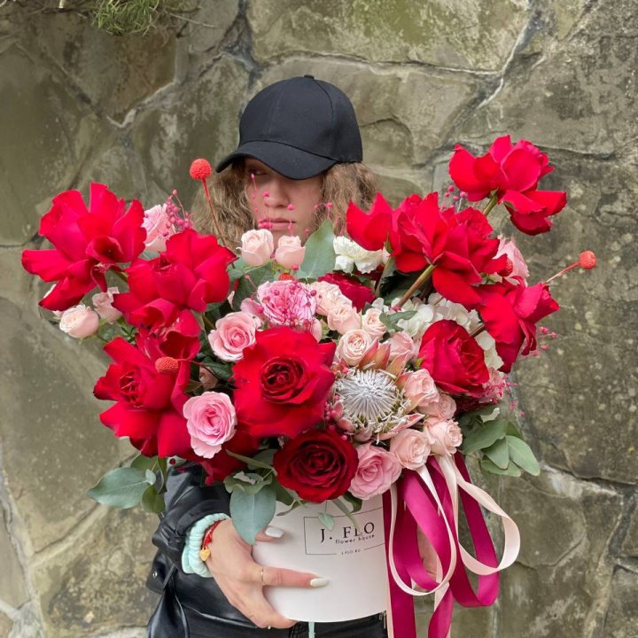 Яркий бокс "Для неё" в Комсомольске-на-Амуре