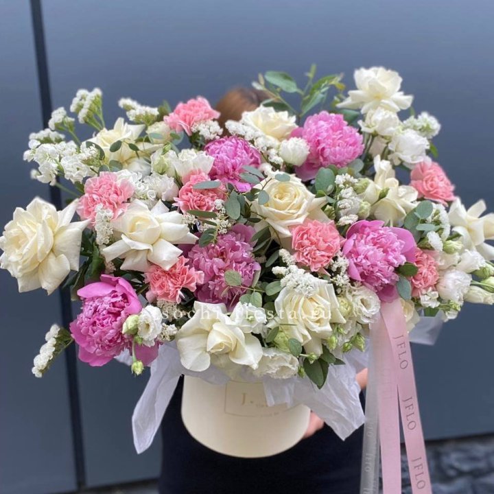 Дизайнерский бокс "Амор этерна" в Комсомольске-на-Амуре