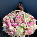 Заказать КОРЗИНЫ С ЦВЕТАМИ в Комсомольске-на-Амуре с доставкой и по самым низким ценам