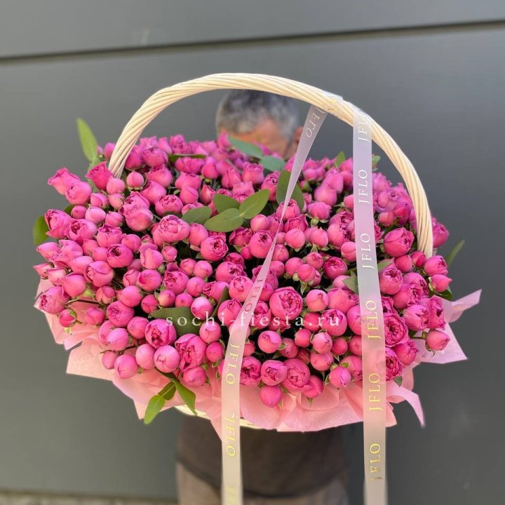 Корзина роз Мисти Баблс 101 в Комсомольске-на-Амуре