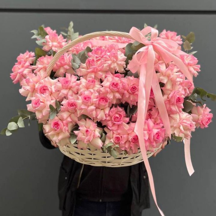 51 розовая роза в корзине в Комсомольске-на-Амуре