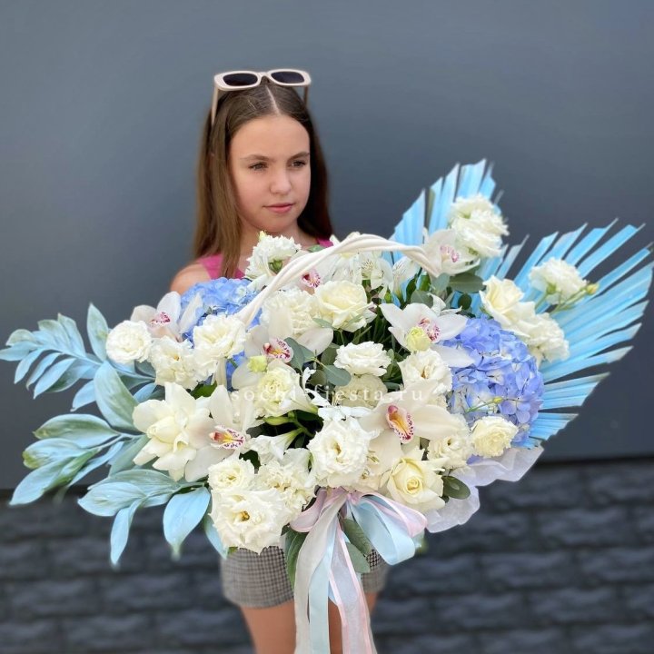 Цветочная корзина "Блю винч" в Комсомольске-на-Амуре