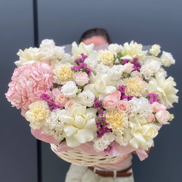 Корзина "Воздушная нежность" в Комсомольске-на-Амуре