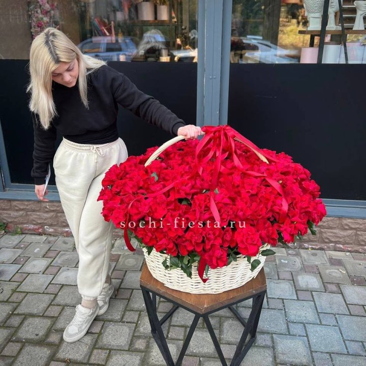 201 французская красная роза в Комсомольске-на-Амуре