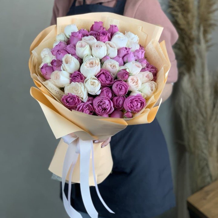 Букет кустовых роз Джулиана в Комсомольске-на-Амуре