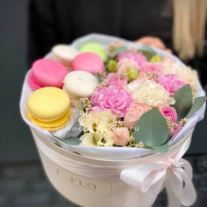 Бокс с макаронс "Тендернес" с доставкой в Комсомольске-на-Амуре