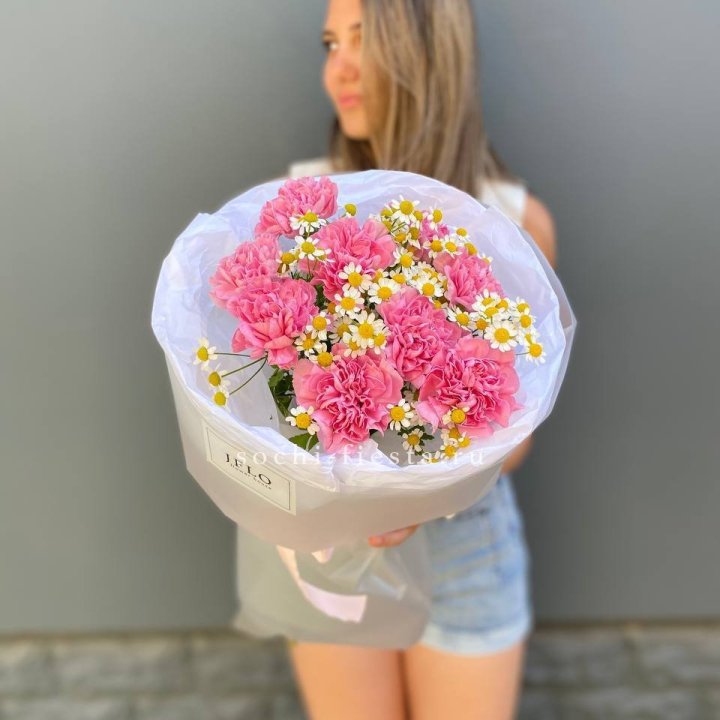 Дуобукет диантусов и ромашек в Комсомольске-на-Амуре