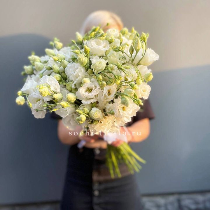 Букет эустом под ленту  в Комсомольске-на-Амуре