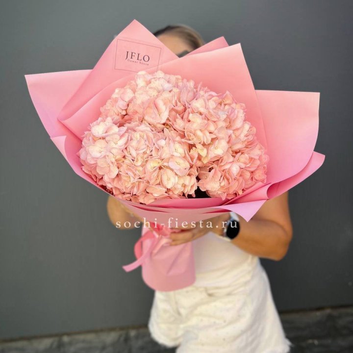 Букет гортензий "Крем" в Комсомольске-на-Амуре