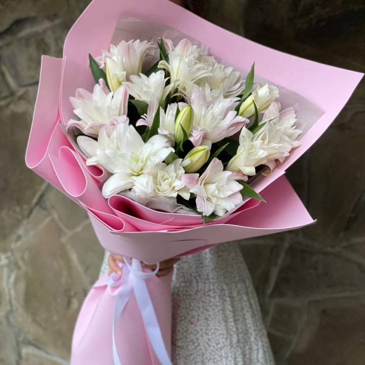 Букет пионовидных лилий №1 в Комсомольске-на-Амуре