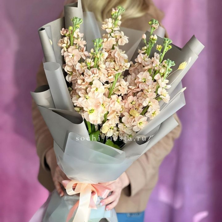 Букет ароматной маттиоллы №2 в Комсомольске-на-Амуре