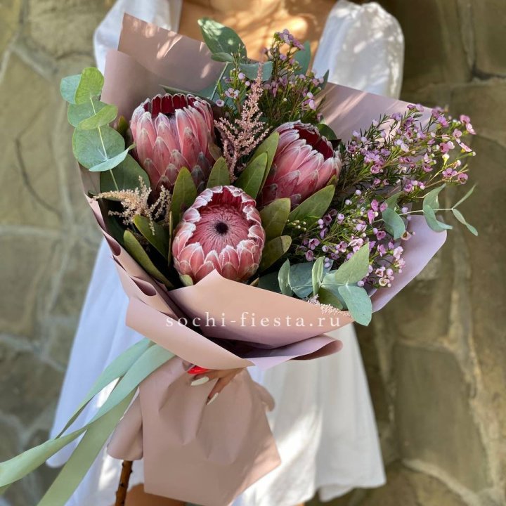 Букет из протеи "Клеопатра"  в Комсомольске-на-Амуре
