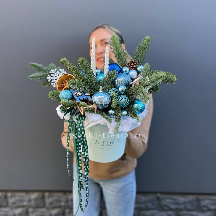 Композиция "Мери крисмас блю" в Комсомольске-на-Амуре