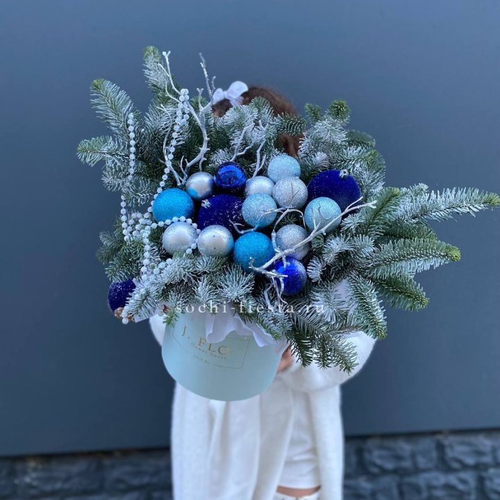 Композиция "Голубая бездна" в Комсомольске-на-Амуре