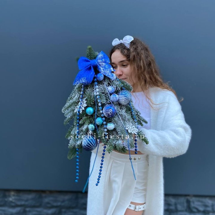 Новогодняя елочка "Блю" в Комсомольске-на-Амуре