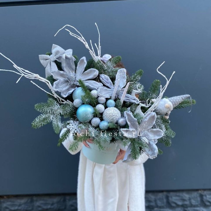 Композиция "Снежный цветок" в Комсомольске-на-Амуре