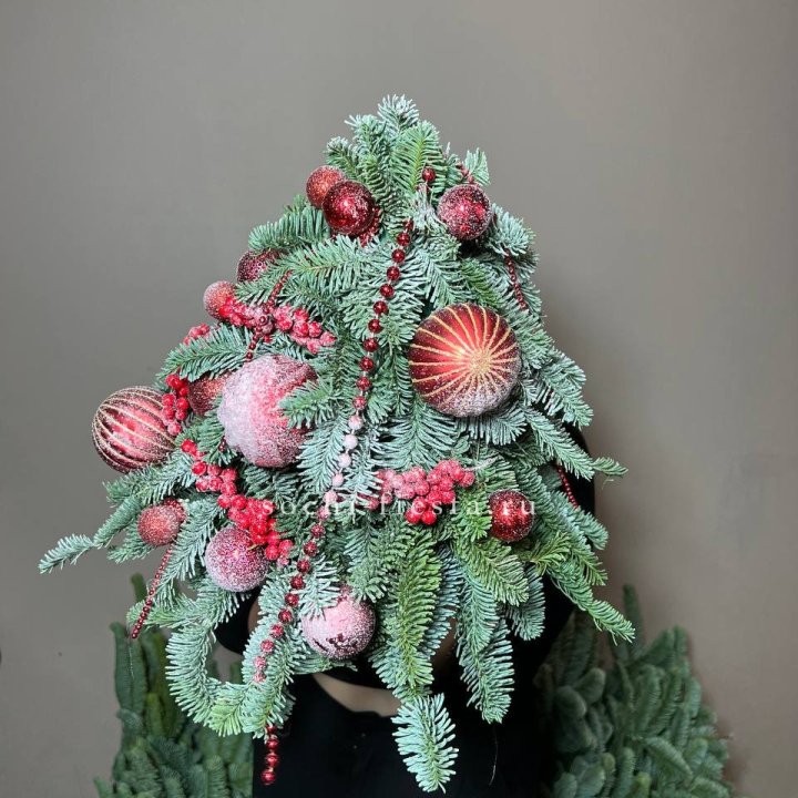 Ёлка красная в Комсомольске-на-Амуре