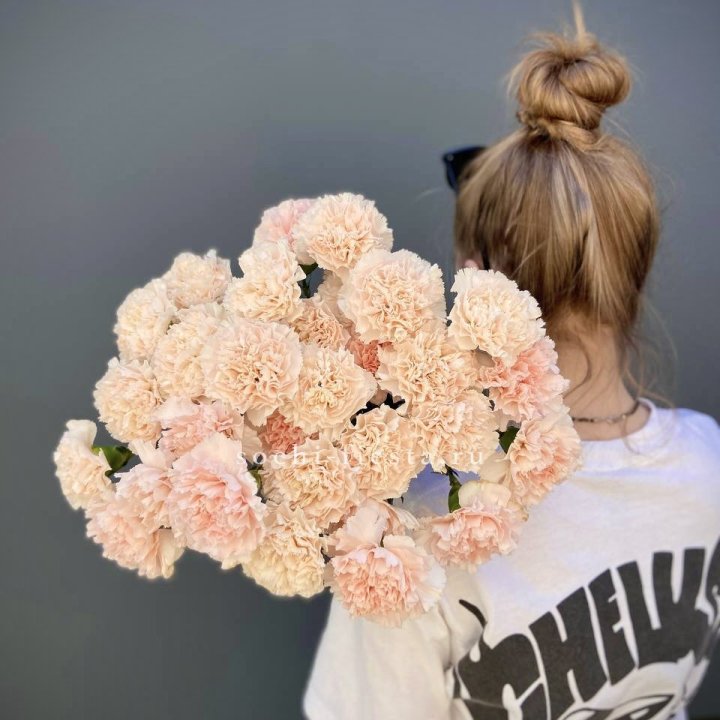 Охапка диантусов  в Комсомольске-на-Амуре