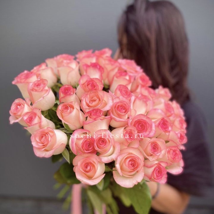 Охапка Роз Джумилия в Комсомольске-на-Амуре