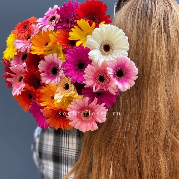 Охапка гербер  в Комсомольске-на-Амуре