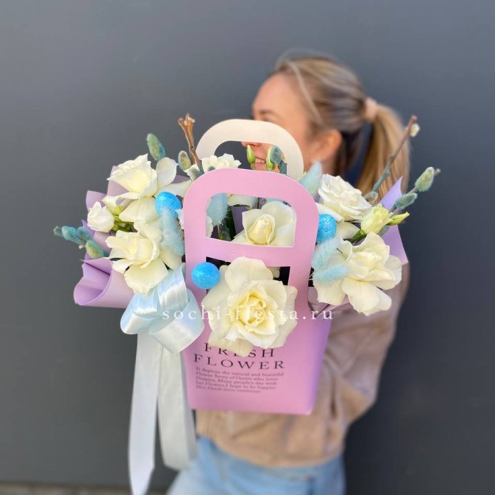 Цветочная сумочка "Пасхальная композиция" в Комсомольске-на-Амуре