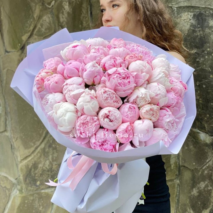 39 нежных пионов в Комсомольске-на-Амуре