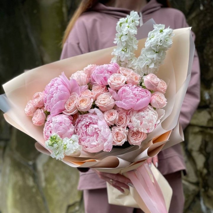 Букет с пионами №1 в Комсомольске-на-Амуре