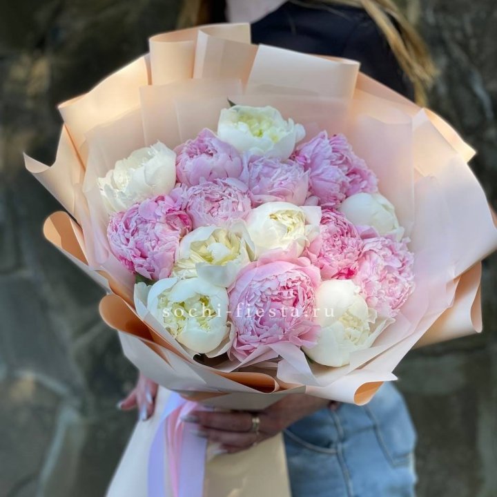 Букет 15 зефирных пионов в Комсомольске-на-Амуре