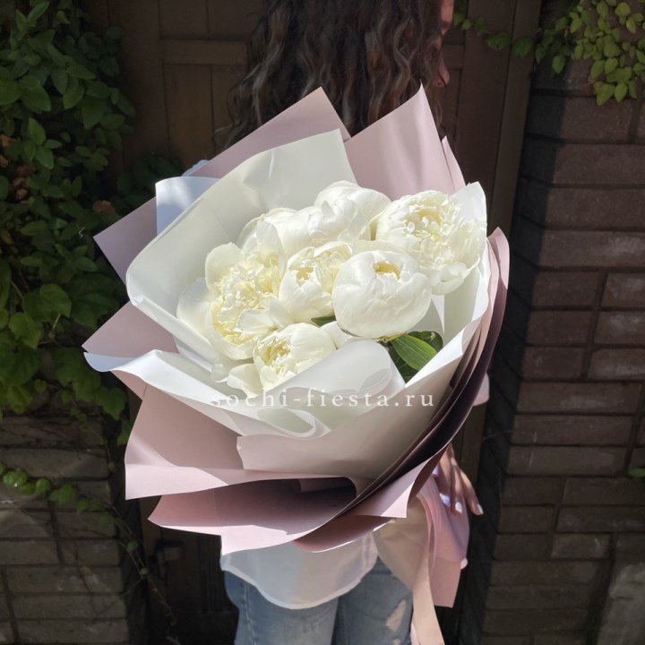 9 белоснежных пионов в Комсомольске-на-Амуре