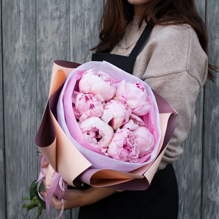 7 зефирных пионов в оформлении в Комсомольске-на-Амуре