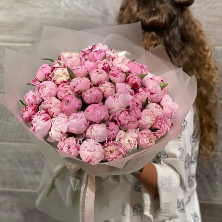51 розовый пион в Комсомольске-на-Амуре