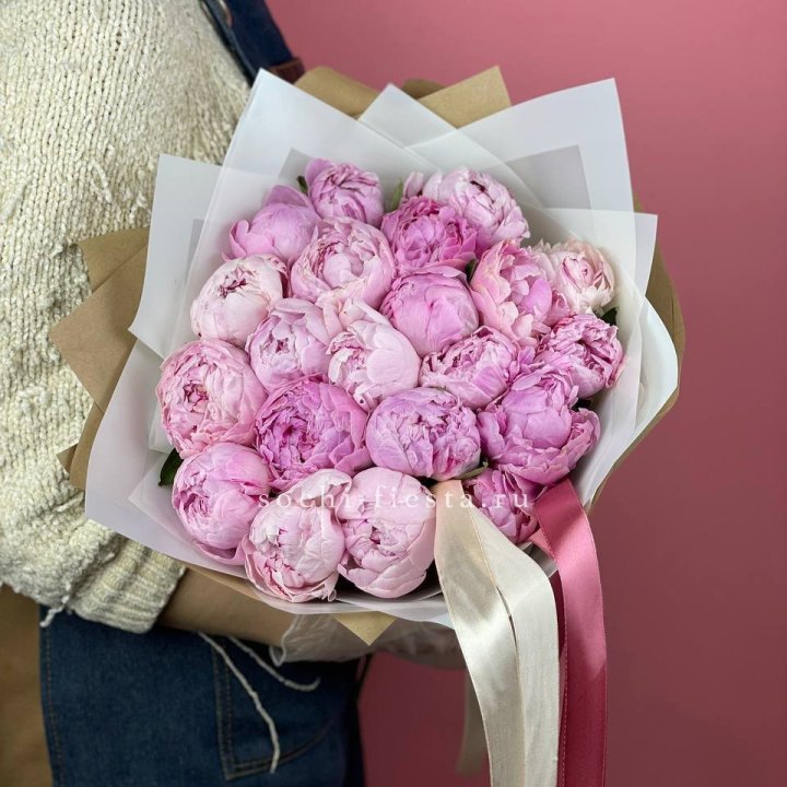 Букет из 21 пионов в Комсомольске-на-Амуре