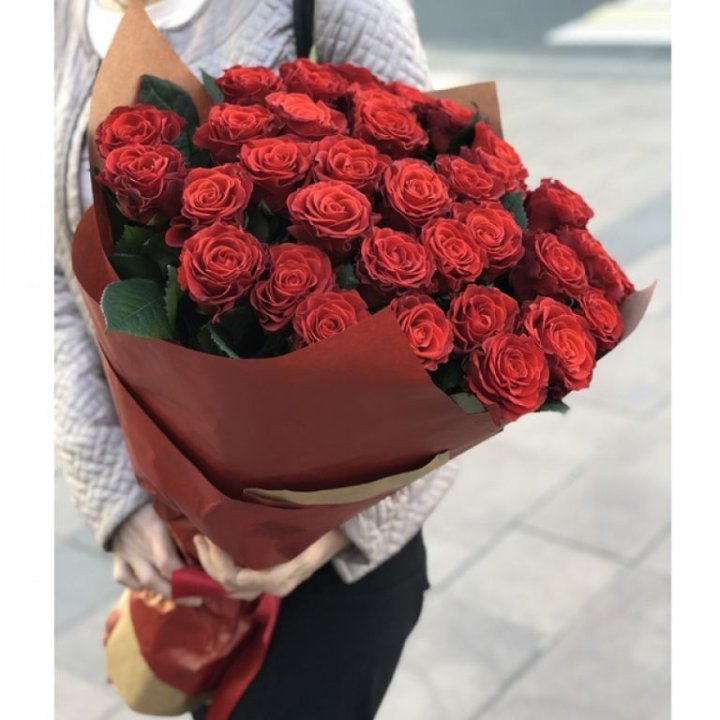 29 высоких роз  в Комсомольске-на-Амуре