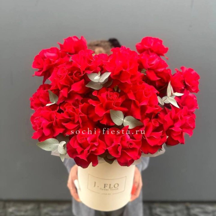 35 Французских роз в боксе в Комсомольске-на-Амуре