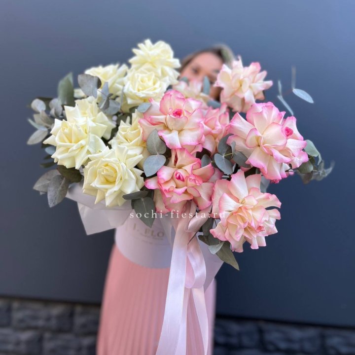 15 Французских роз в боксе в Комсомольске-на-Амуре