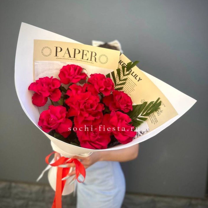9 Красных французских роз Чико в Комсомольске-на-Амуре