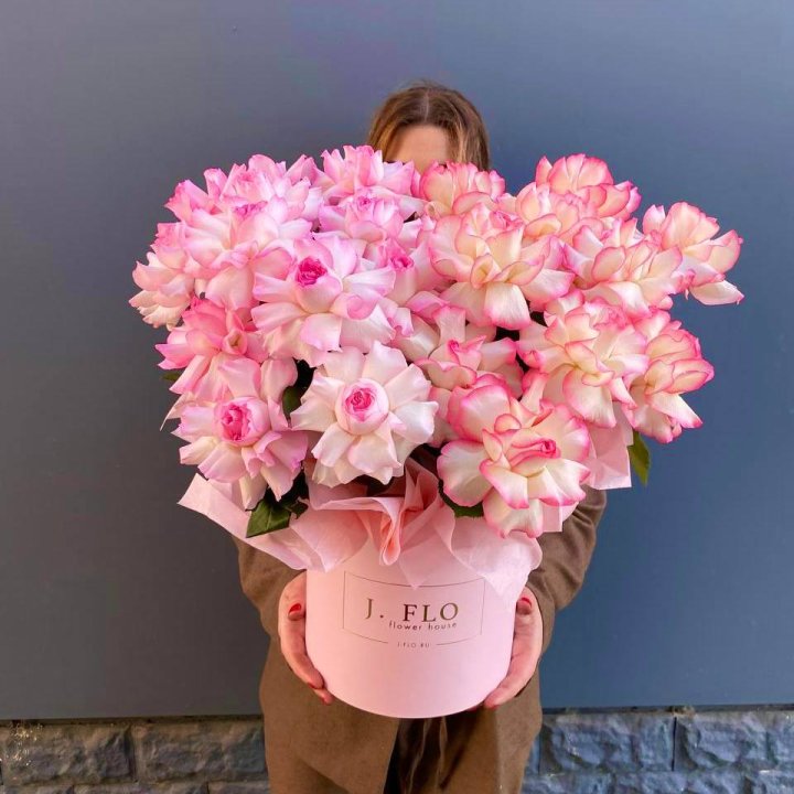 25 Французских роз микс в боксе в Комсомольске-на-Амуре