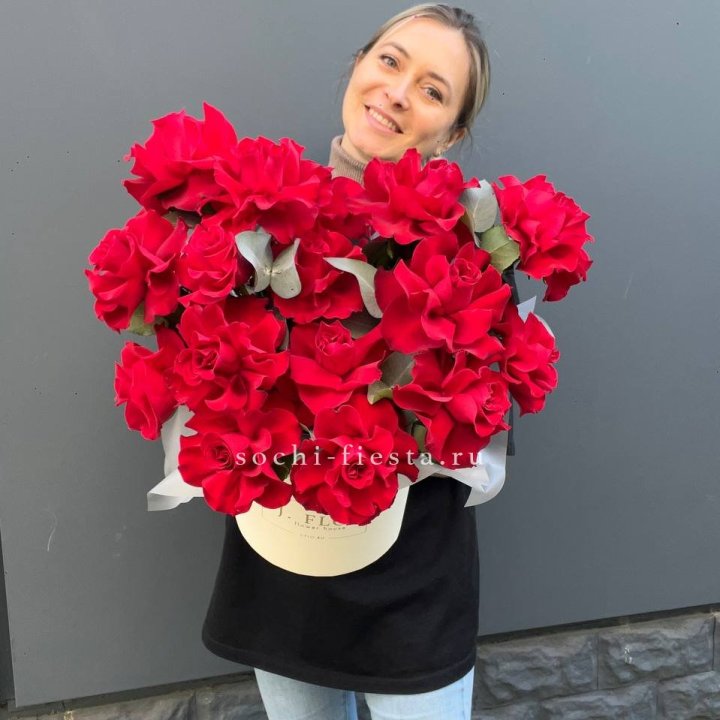 17 Французских роз в боксе в Комсомольске-на-Амуре