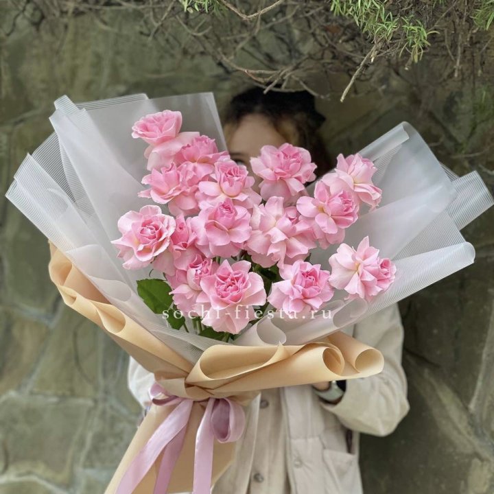Букет из 15 французских роз Пинк дрим в Комсомольске-на-Амуре
