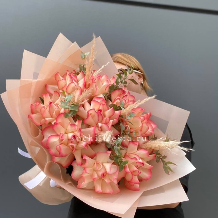 9 Французских роз Джумилия  в Комсомольске-на-Амуре