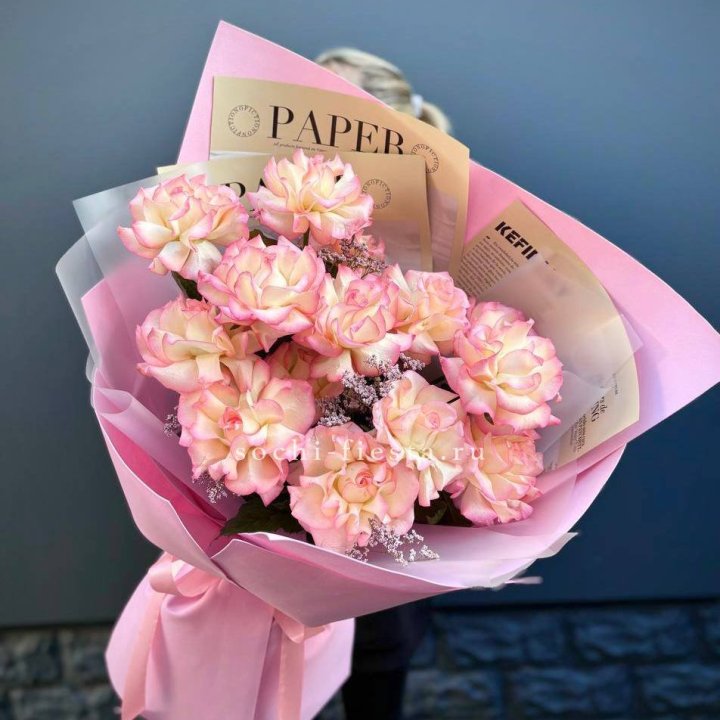 15 французских роз "Джумилия" с доставкой в Комсомольске-на-Амуре