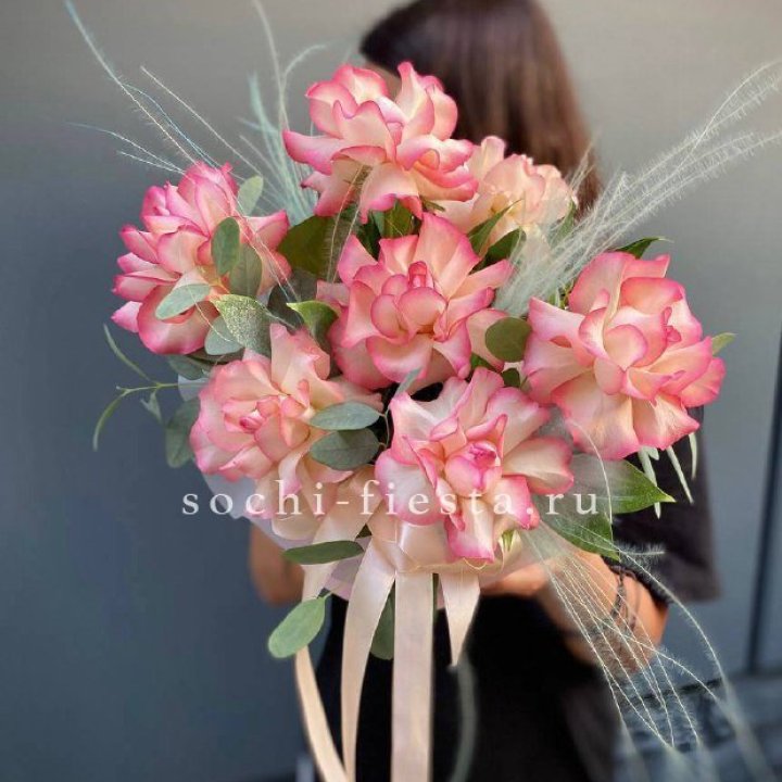 9 Французских роз Джумилия в боксе в Комсомольске-на-Амуре