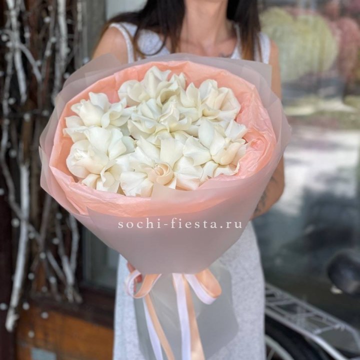 7 Белых французских роз в Комсомольске-на-Амуре