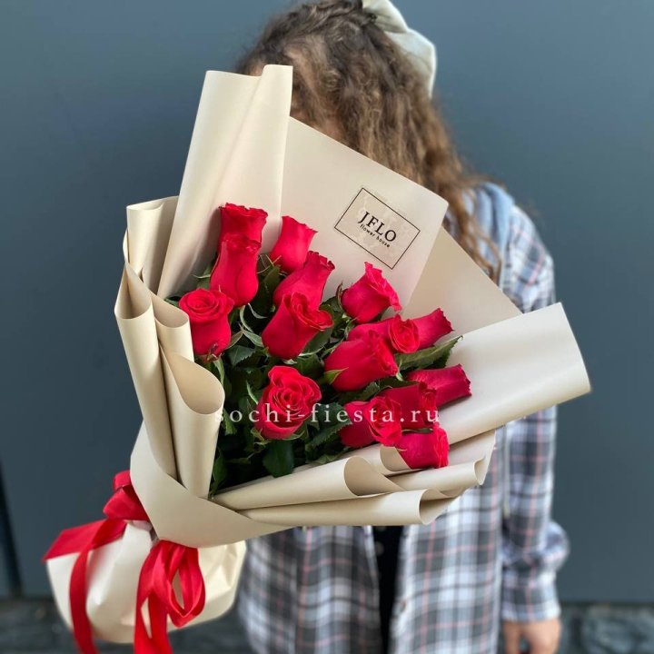 15 красных роз в Комсомольске-на-Амуре