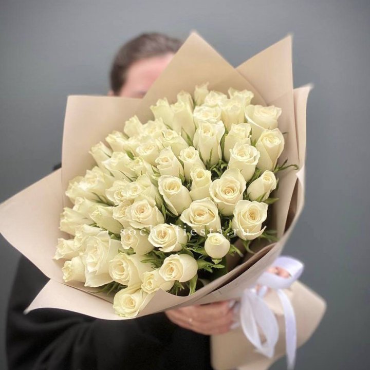 51 белая кенийская роза  в Комсомольске-на-Амуре