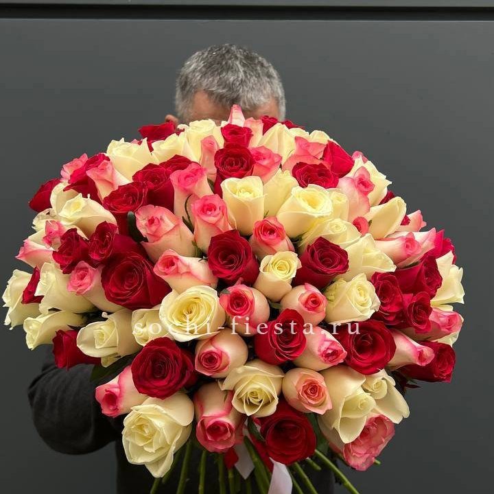 101 разноцветная роза "Джули" в Комсомольске-на-Амуре