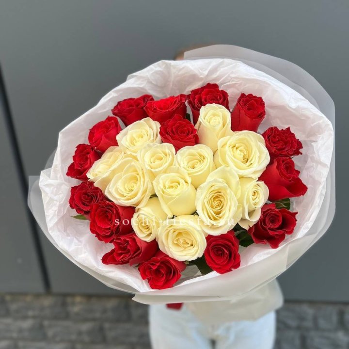 27 роз микс в Комсомольске-на-Амуре