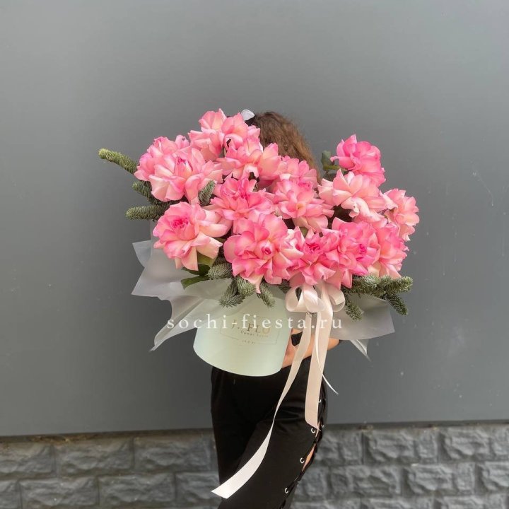 Бокс из 15 французских роз в Комсомольске-на-Амуре