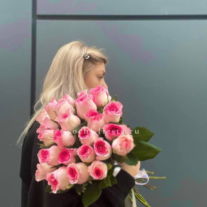 25 розовых роз в Комсомольске-на-Амуре